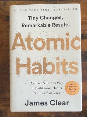 Atomic Habits hardcover book by James Clear *NEW*